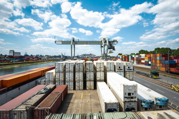 blick auf das containerterminal in mannheim